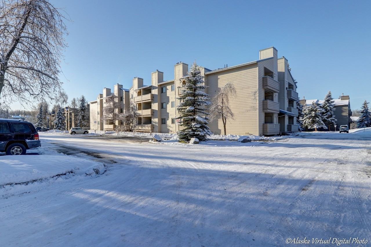 Creekside Condos - Photo 3 of 44