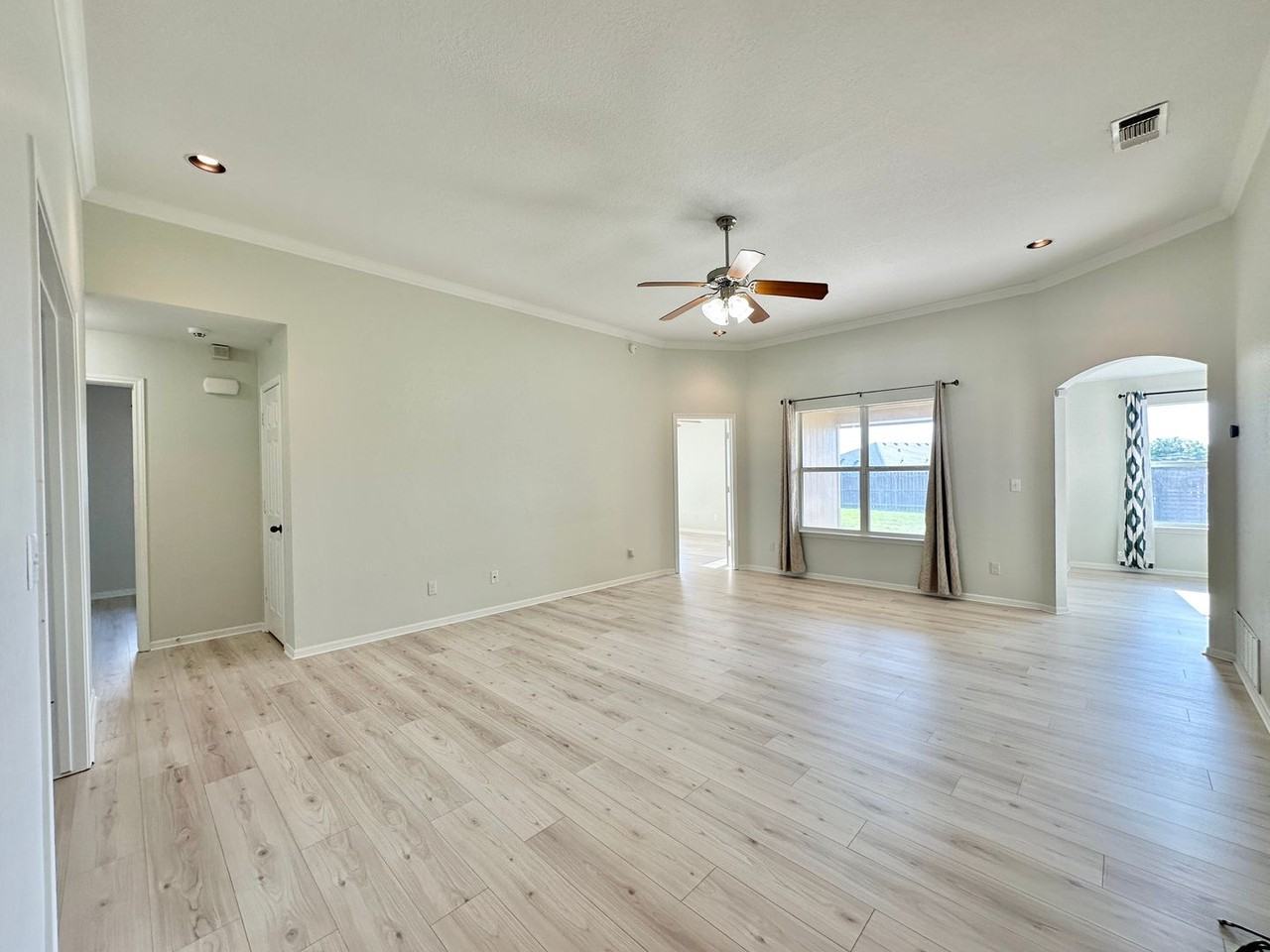 3705 Foxglove Ln - Photo 2 of 32