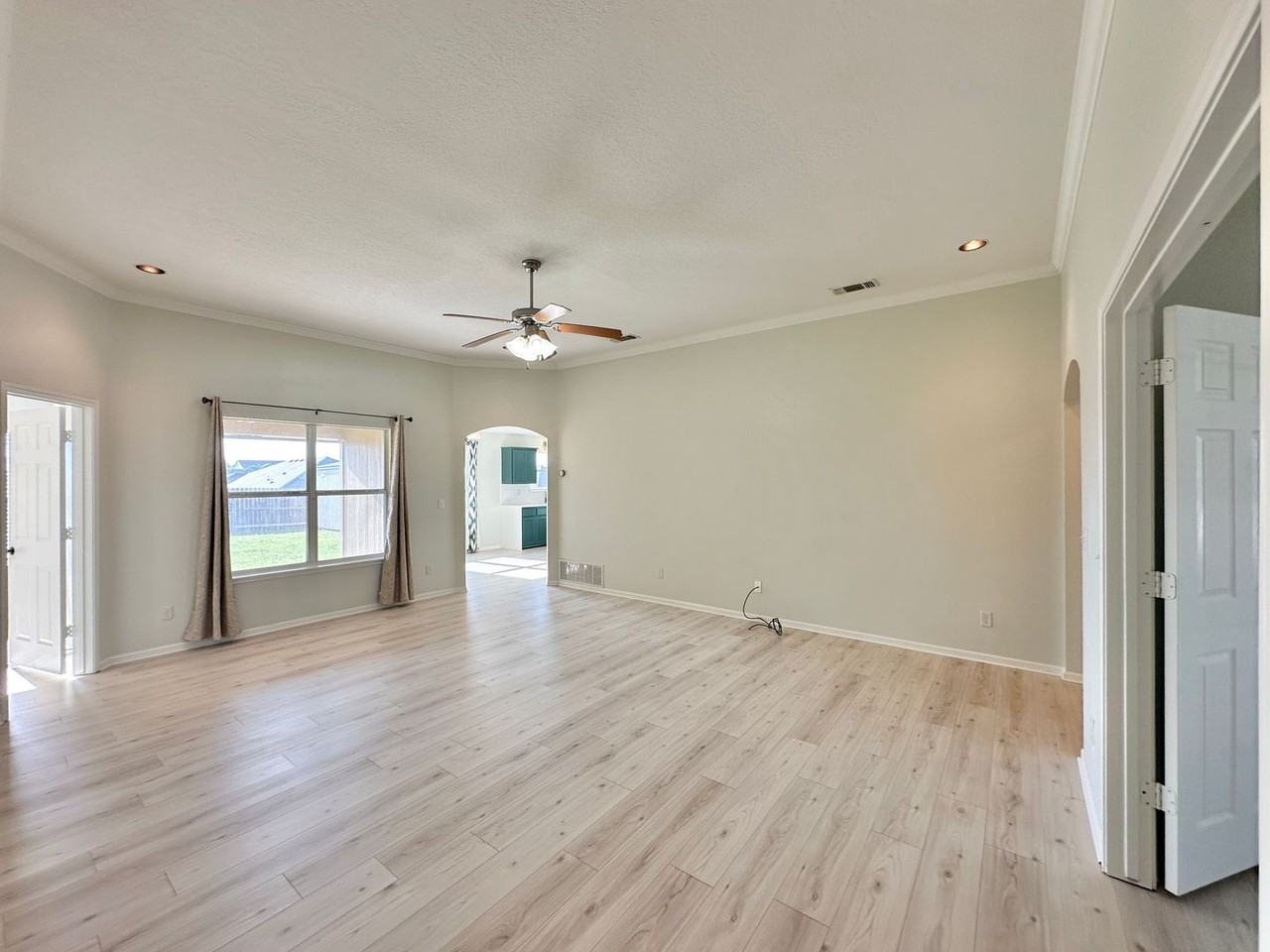 3705 Foxglove Ln - Photo 3 of 32