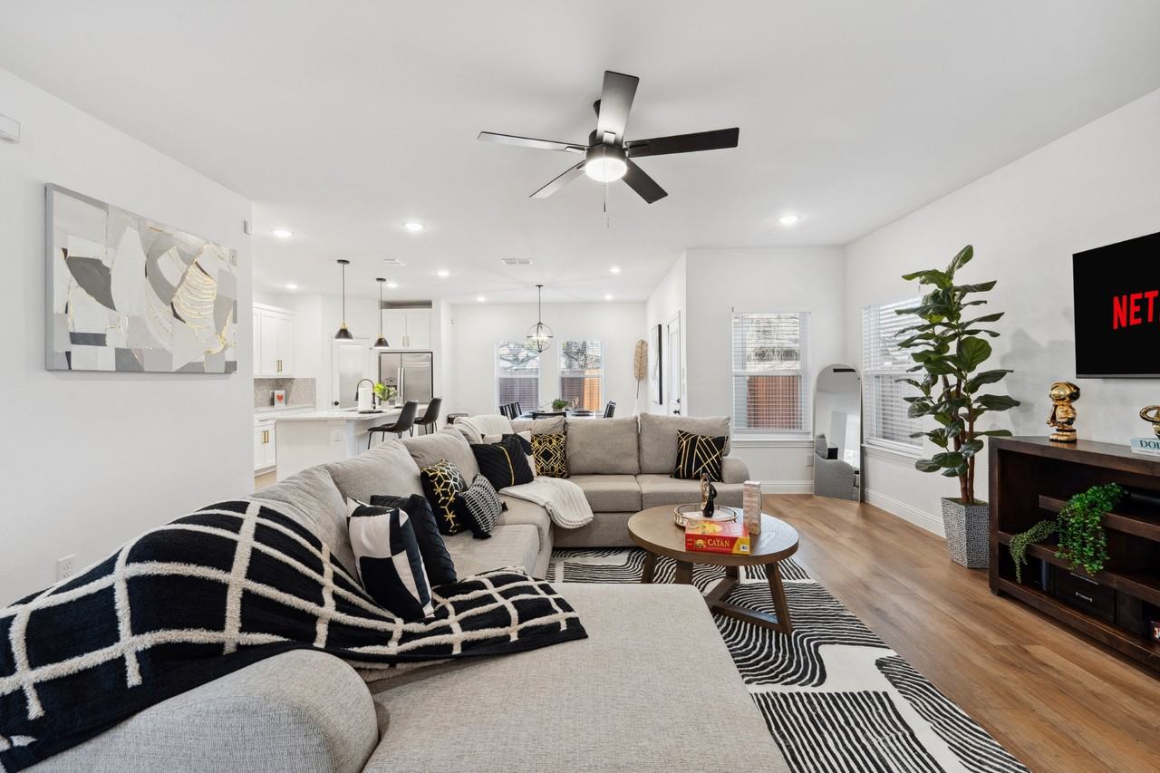 3122 Chihuahua Street #NA - Photo 3 of 29
