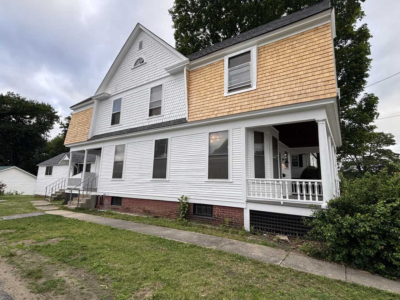 242 Washington St #2 - Photo 2 of 11