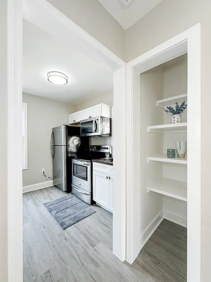 925 Walker Ave #B - Photo 3 of 20