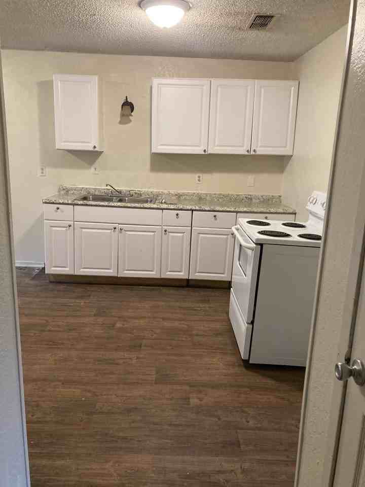 1401 Arvel Cir #1401 - Photo 3 of 8