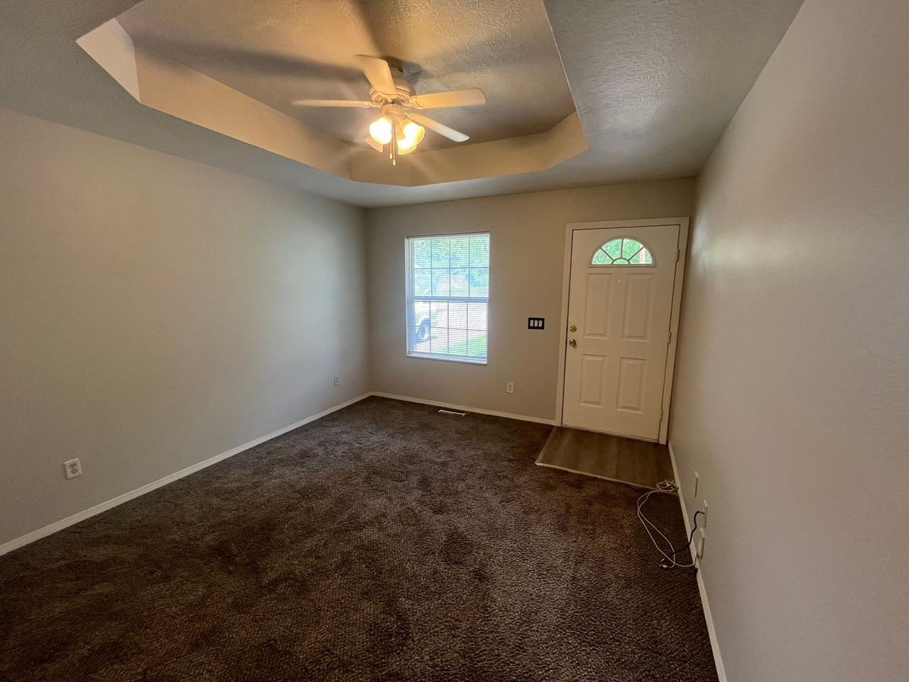 1777 N Drury Ave - Photo 2 of 13