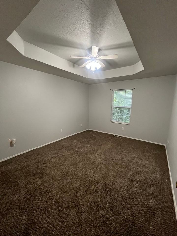 1777 N Drury Ave - Photo 7 of 13