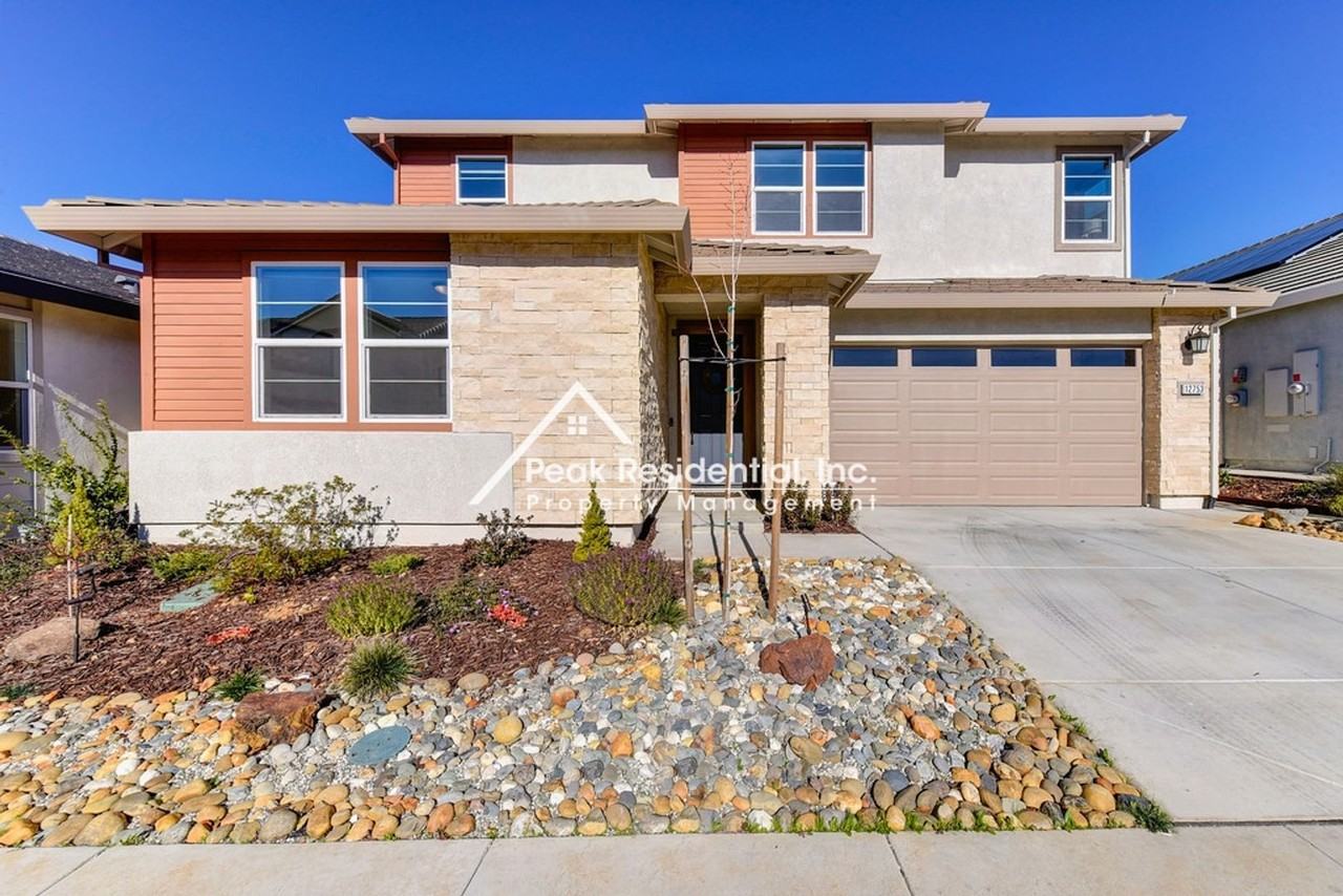 12753 Glass Beach Dr - Photo 4 of 50