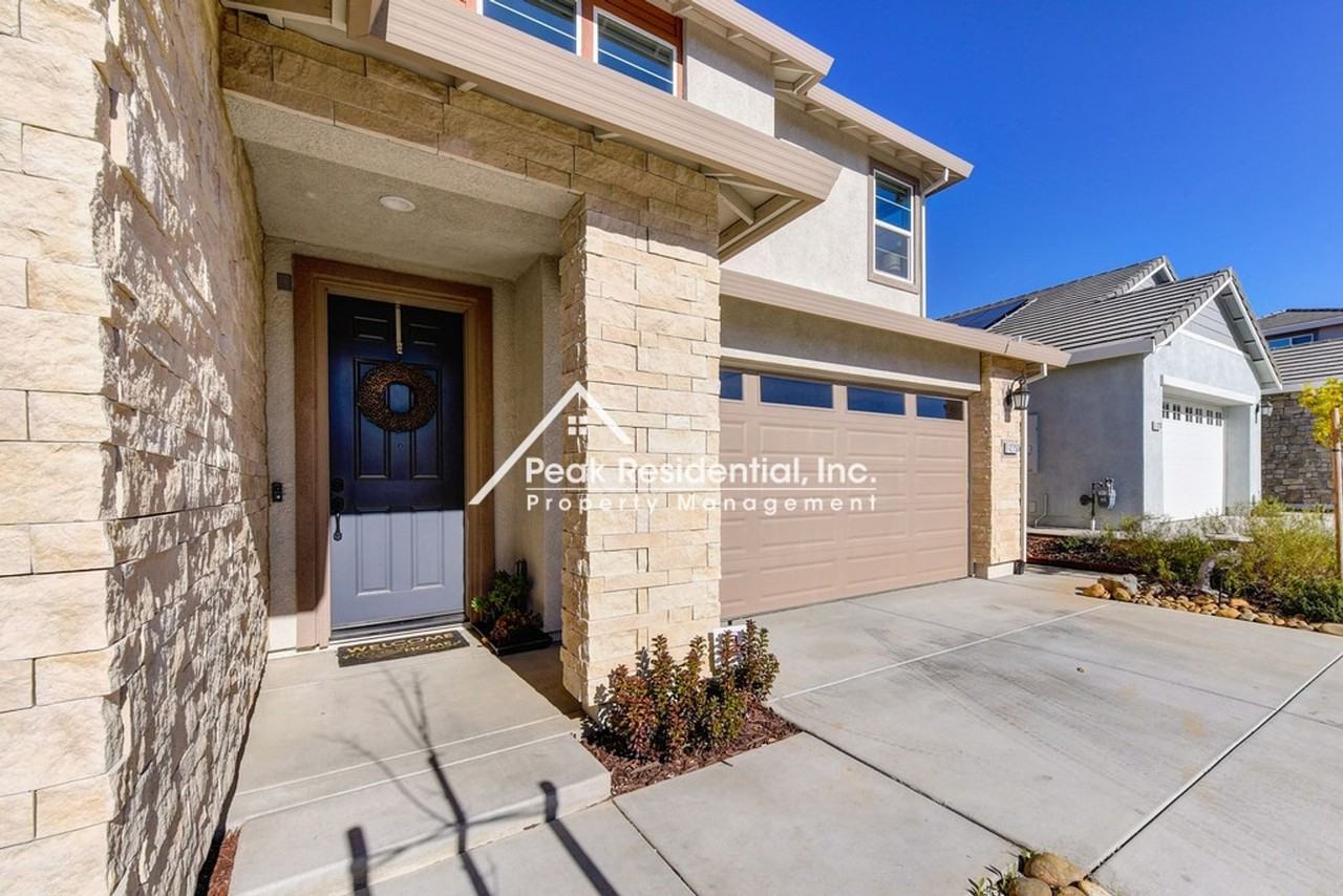 12753 Glass Beach Dr - Photo 5 of 50