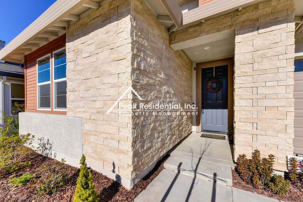 12753 Glass Beach Dr - Photo 6 of 50
