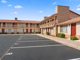 featured image of 125 W Saint George Blvd