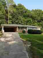 featured image of 716 W Spring Dr