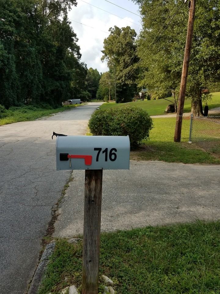 716 W Spring Dr - Photo 2 of 12