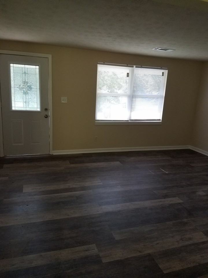 716 W Spring Dr - Photo 5 of 12