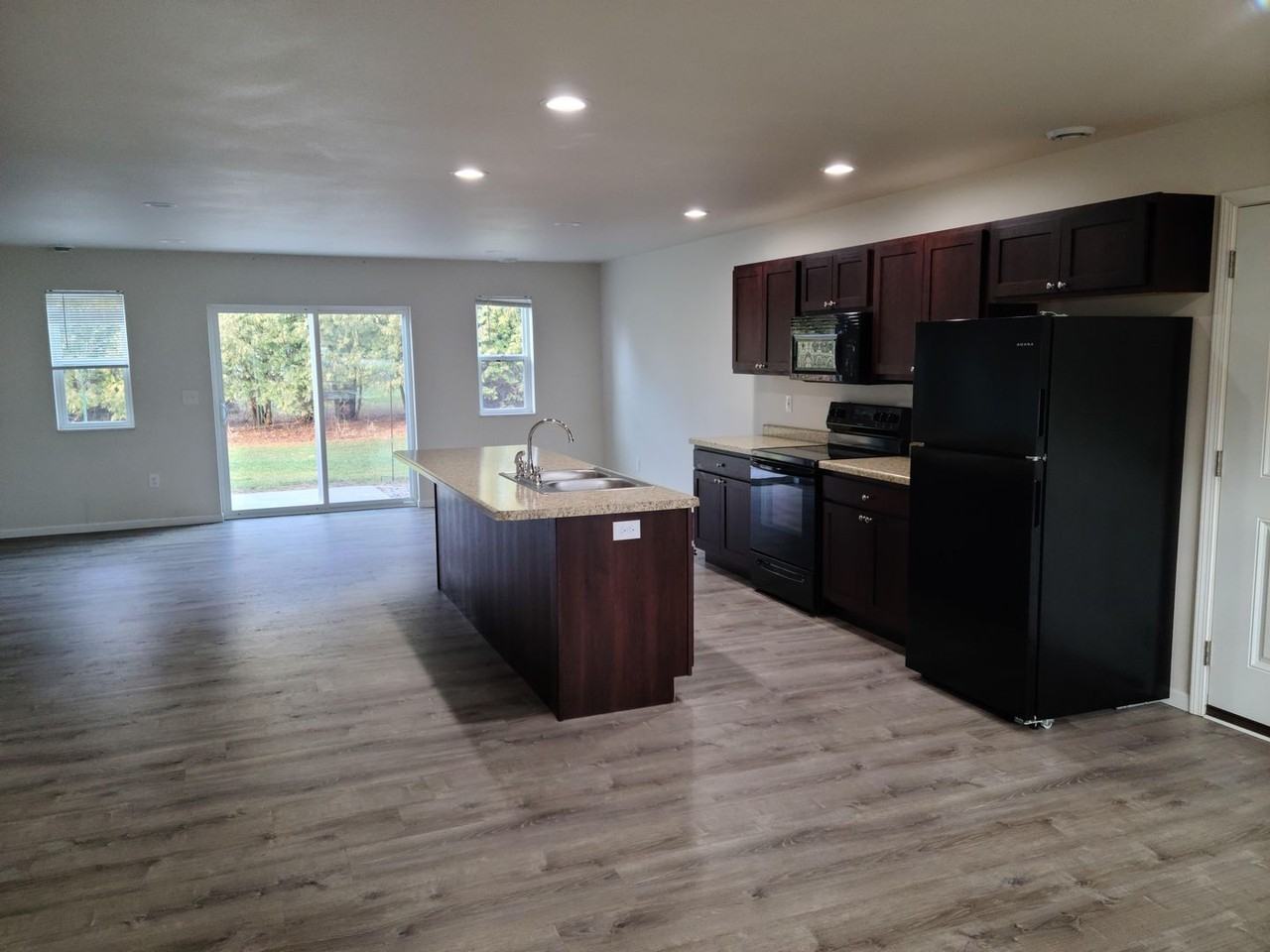 1522 29th St N - Photo 2 of 6