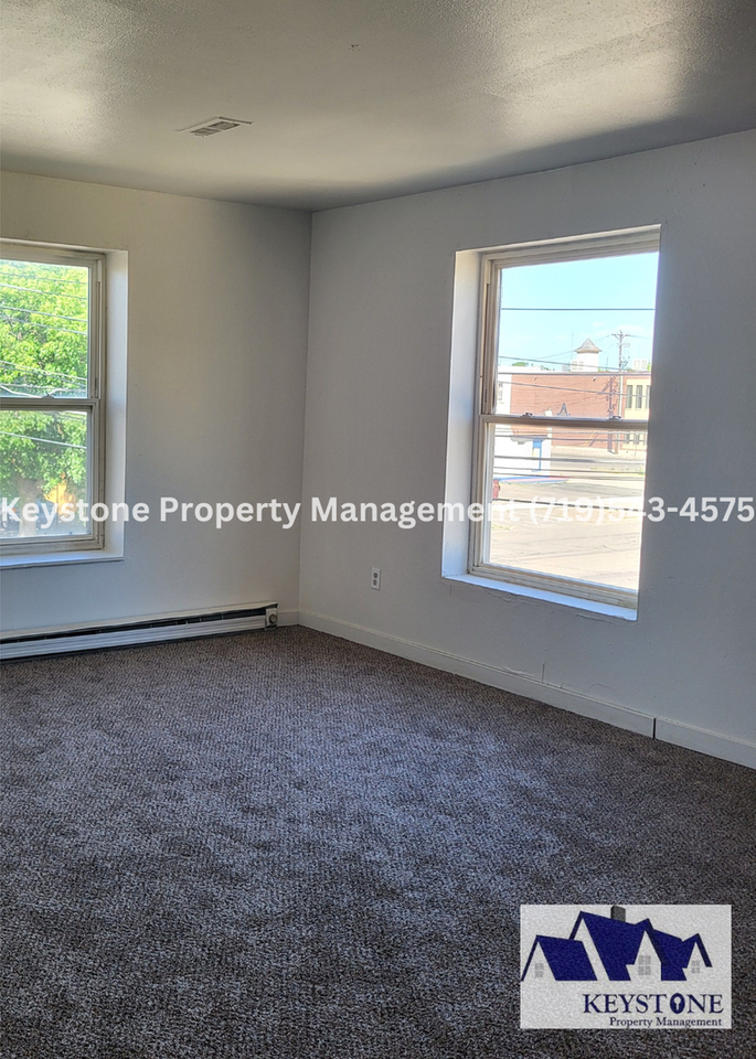 115 1/2 E Evans Ave - Photo 2 of 11