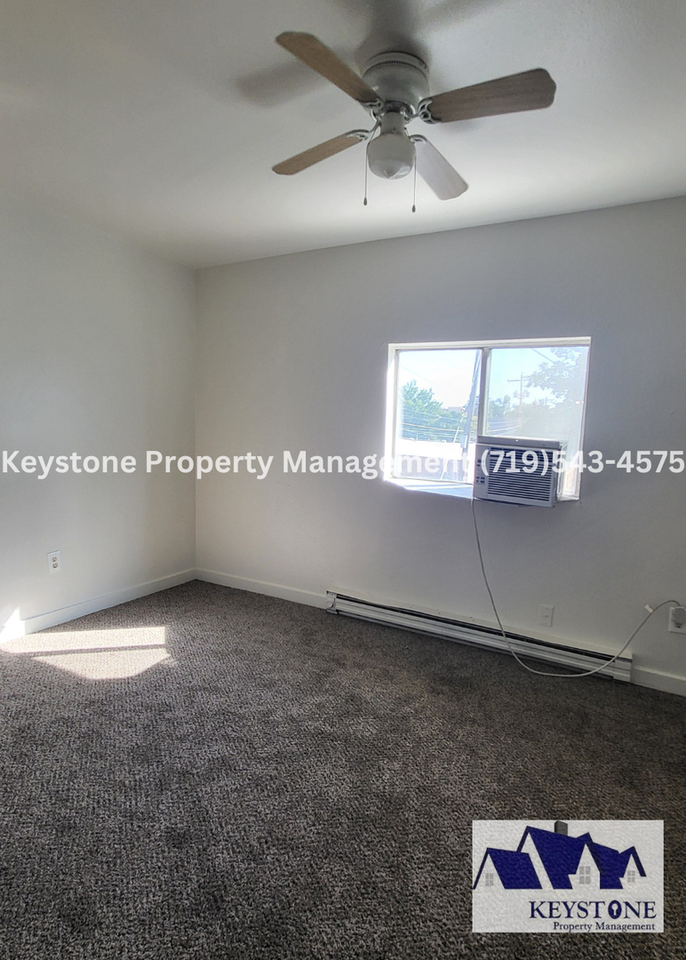 115 1/2 E Evans Ave - Photo 3 of 11