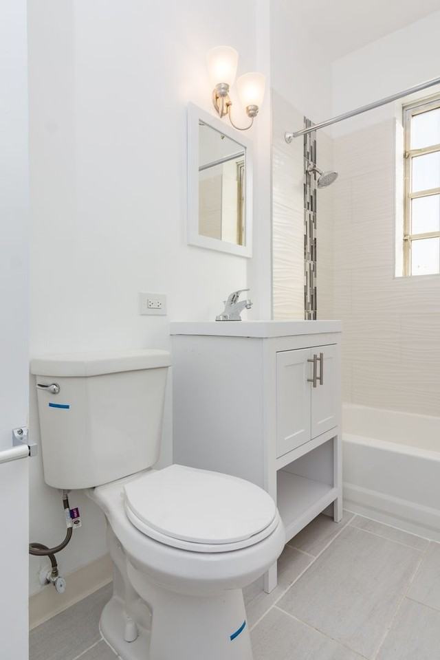 7144 S Jeffery - Photo 7 of 34