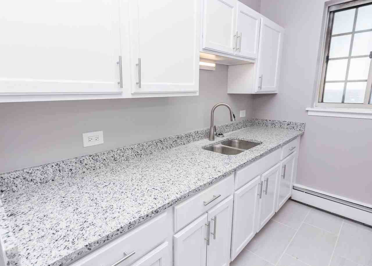 7144 S Jeffery - Photo 6 of 34