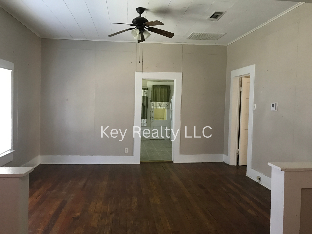 321 Cross St - Photo 2 of 10