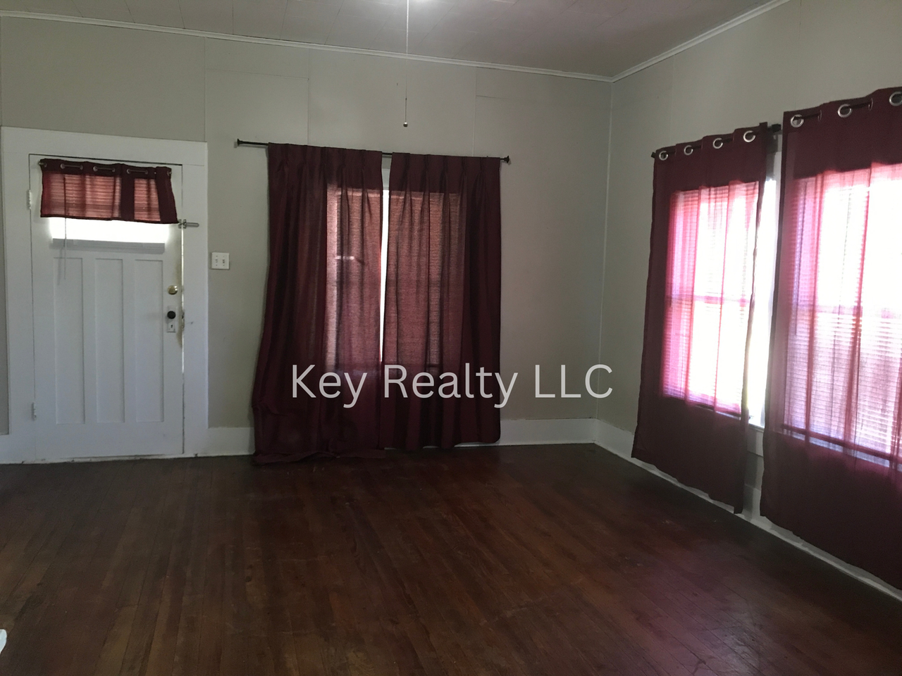 321 Cross St - Photo 3 of 10