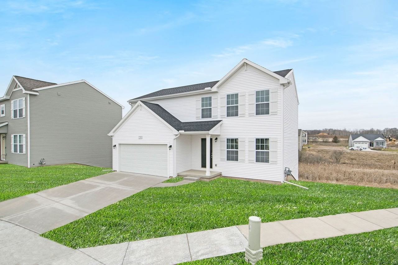 321 Catera Ct - Photo 3 of 31