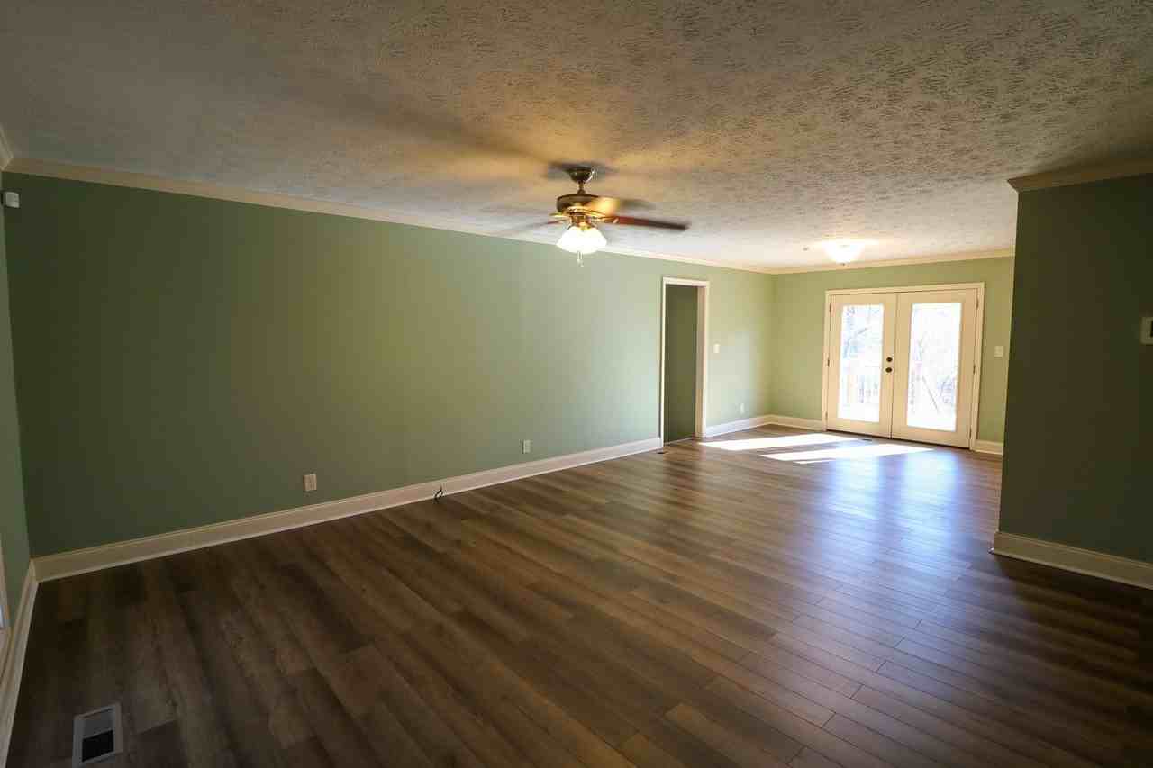 245 Hazelwood Dr - Photo 2 of 23