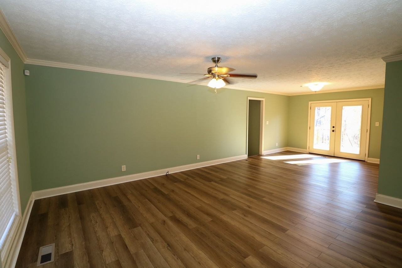 245 Hazelwood Dr - Photo 3 of 23