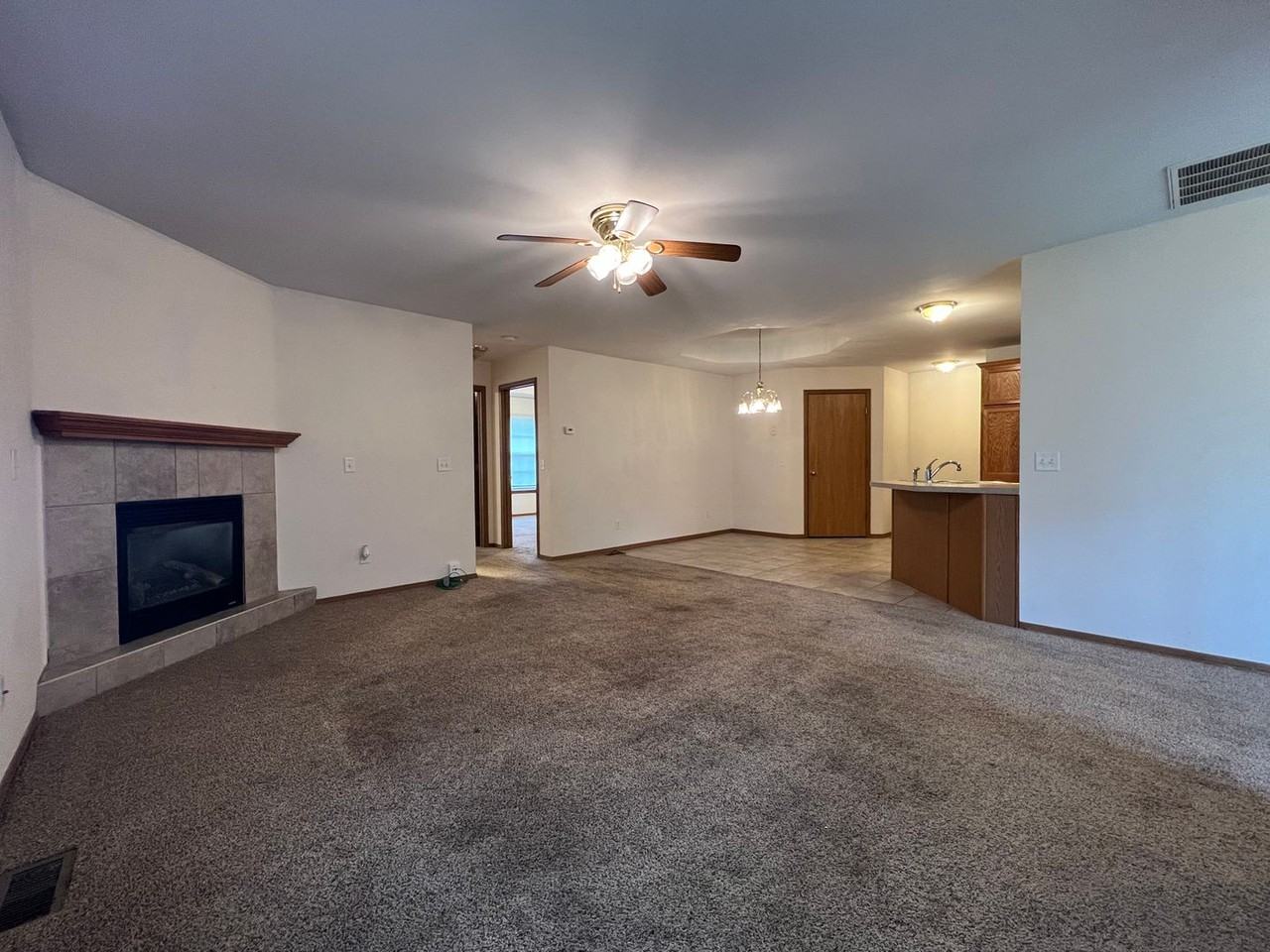 1267 S Pinhook Dr - Photo 5 of 20