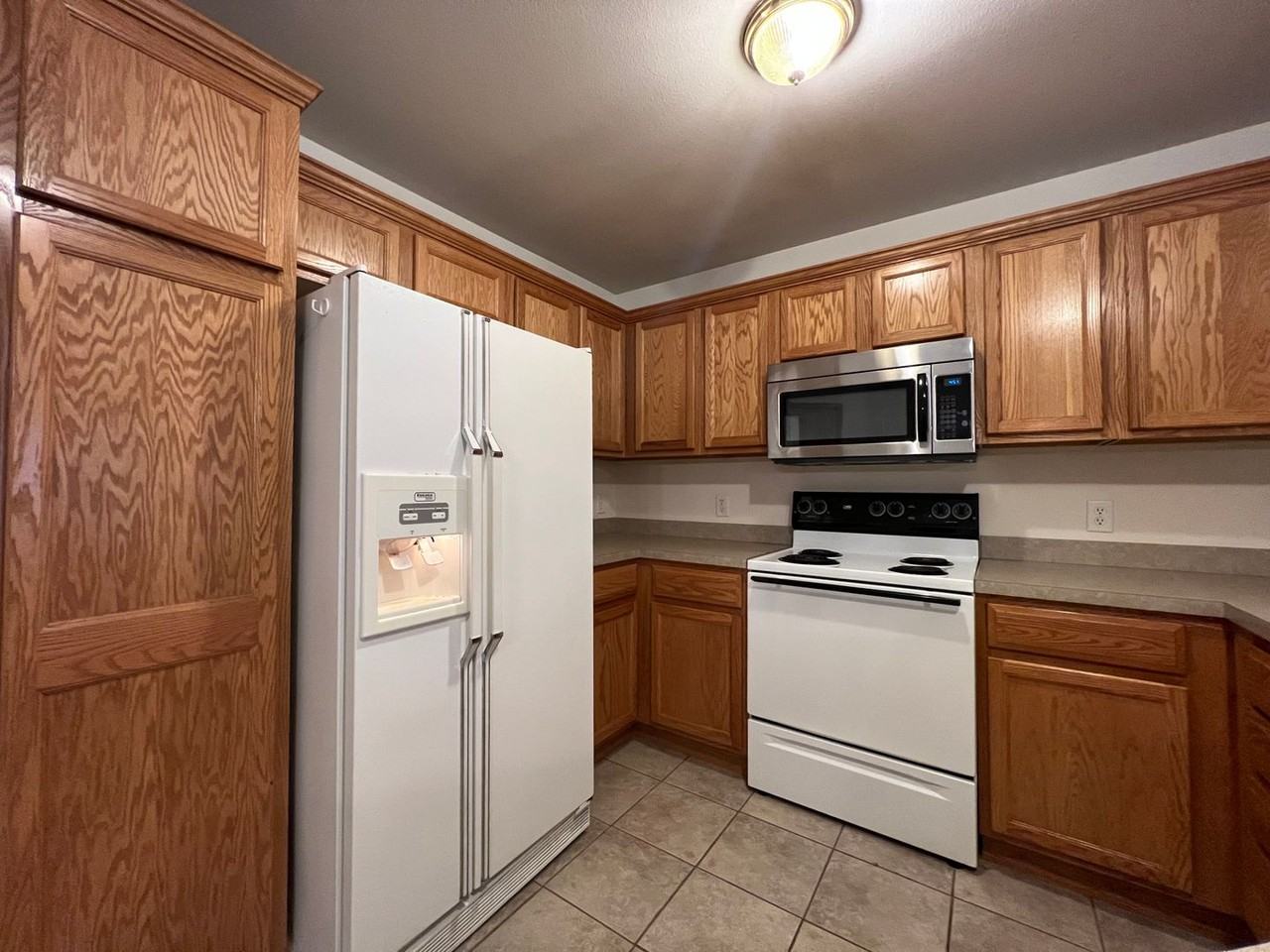 1267 S Pinhook Dr - Photo 4 of 20