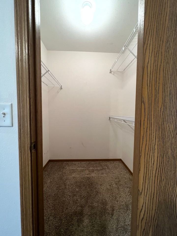 1267 S Pinhook Dr - Photo 7 of 20