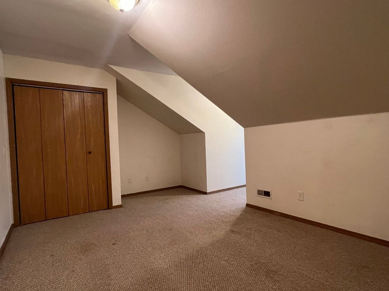 1267 S Pinhook Dr - Photo 6 of 20