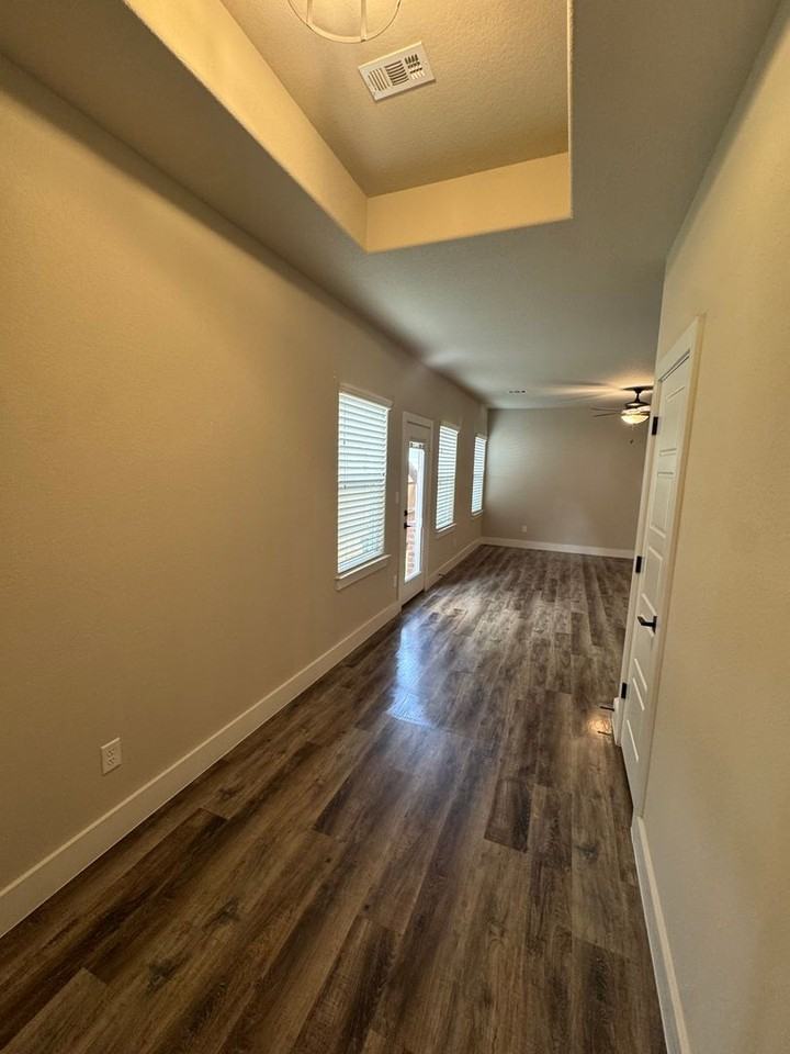 665 The Cottages Dr - Photo 2 of 19