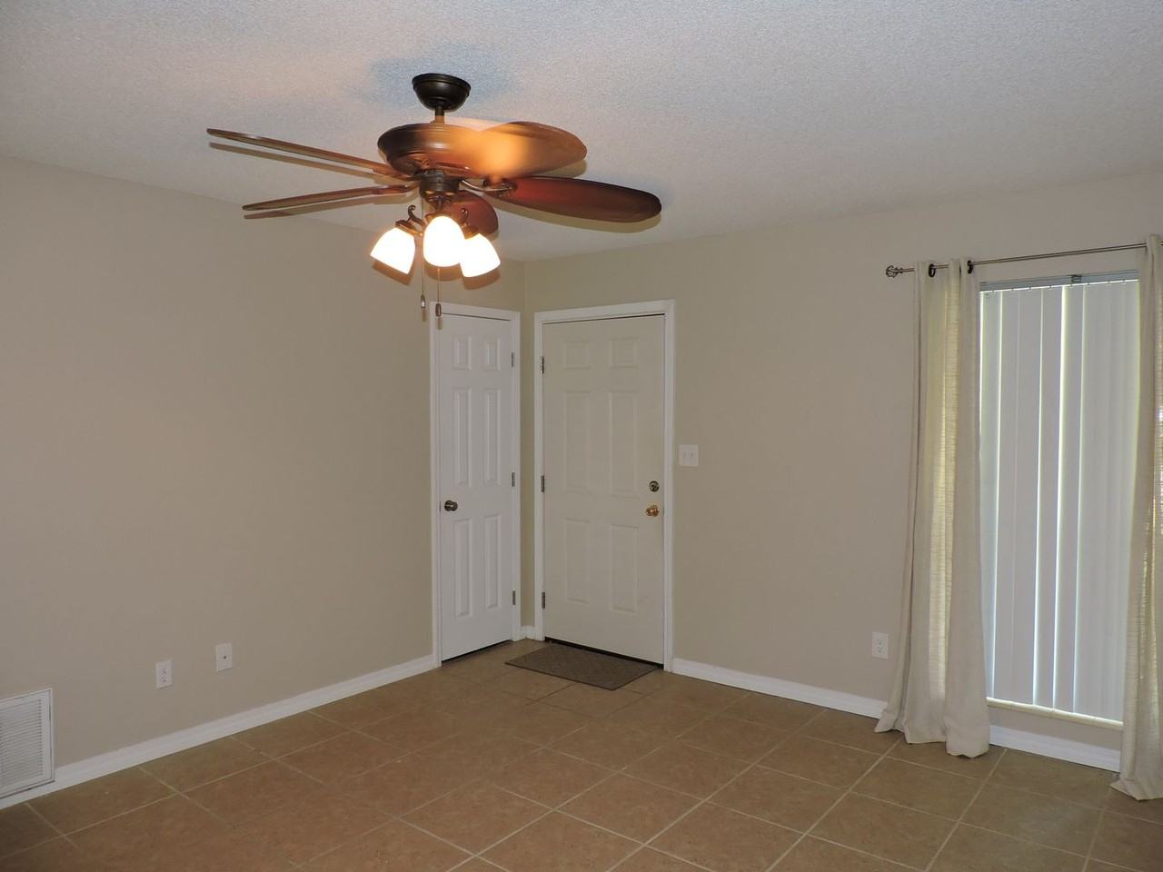 1020 Sagebrush Trl - Photo 2 of 26