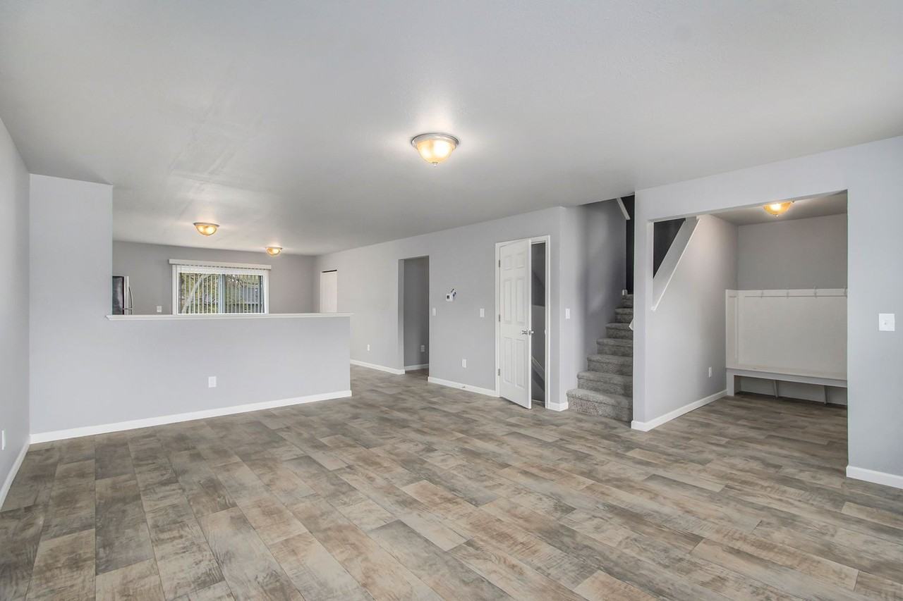 8315 W Sturtevant Ave - Photo 2 of 16