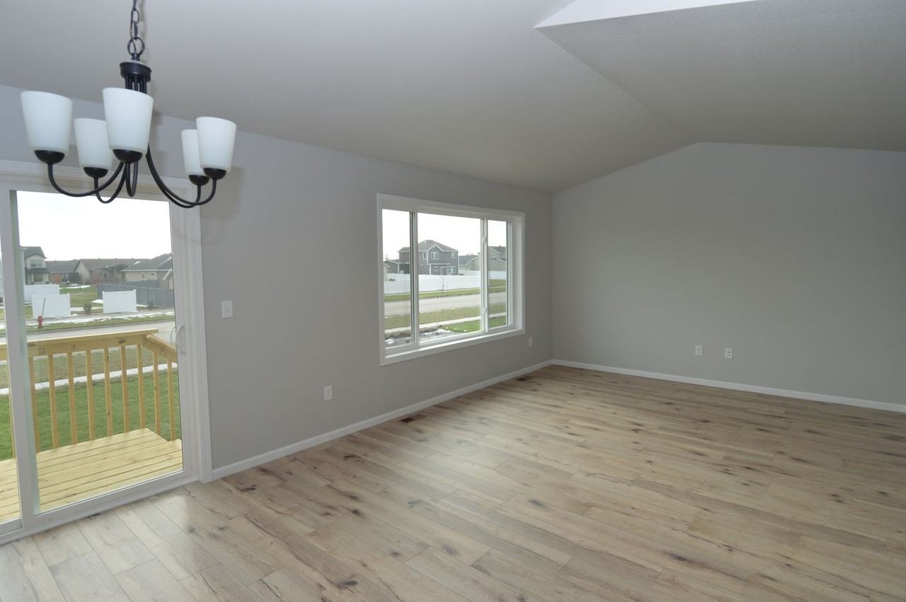 1452 69th Ave S - Photo 5 of 19