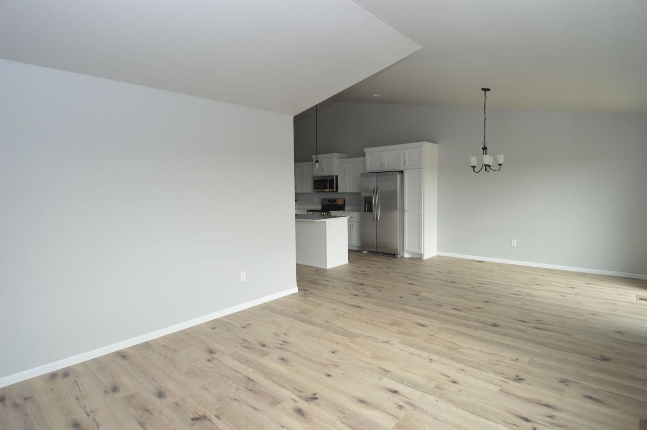 1452 69th Ave S - Photo 6 of 19