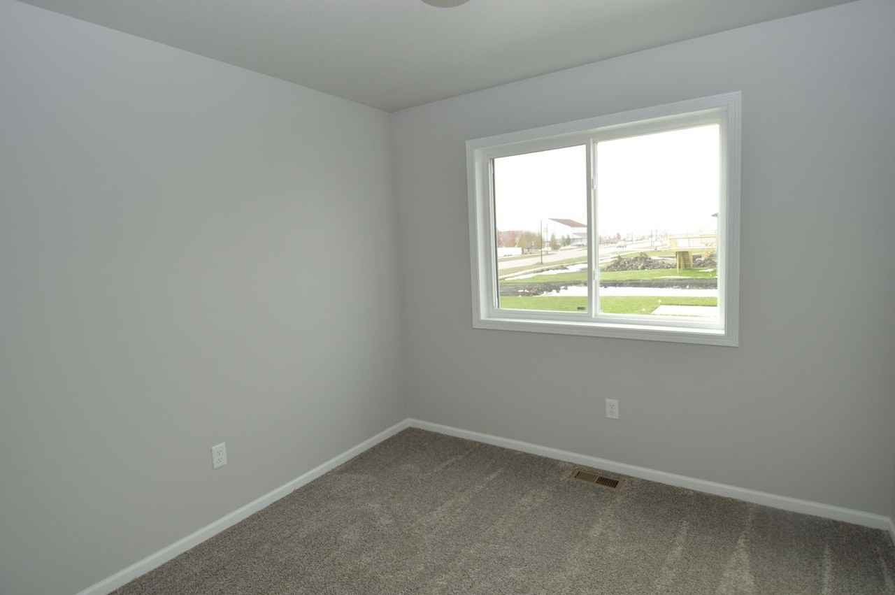 1452 69th Ave S - Photo 7 of 19