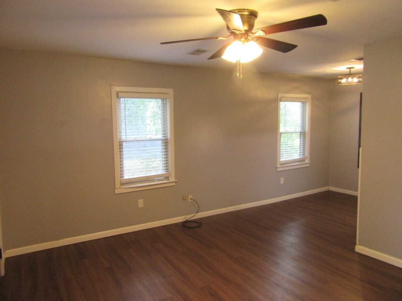 1114 Fairland Ave - Photo 3 of 19