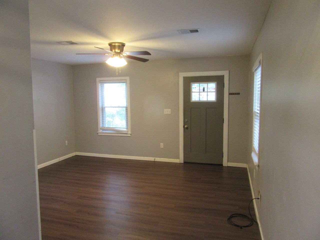 1114 Fairland Ave - Photo 5 of 19