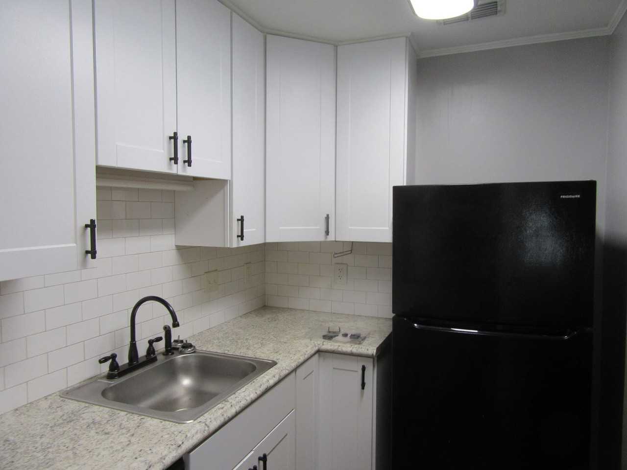 1114 Fairland Ave - Photo 7 of 19