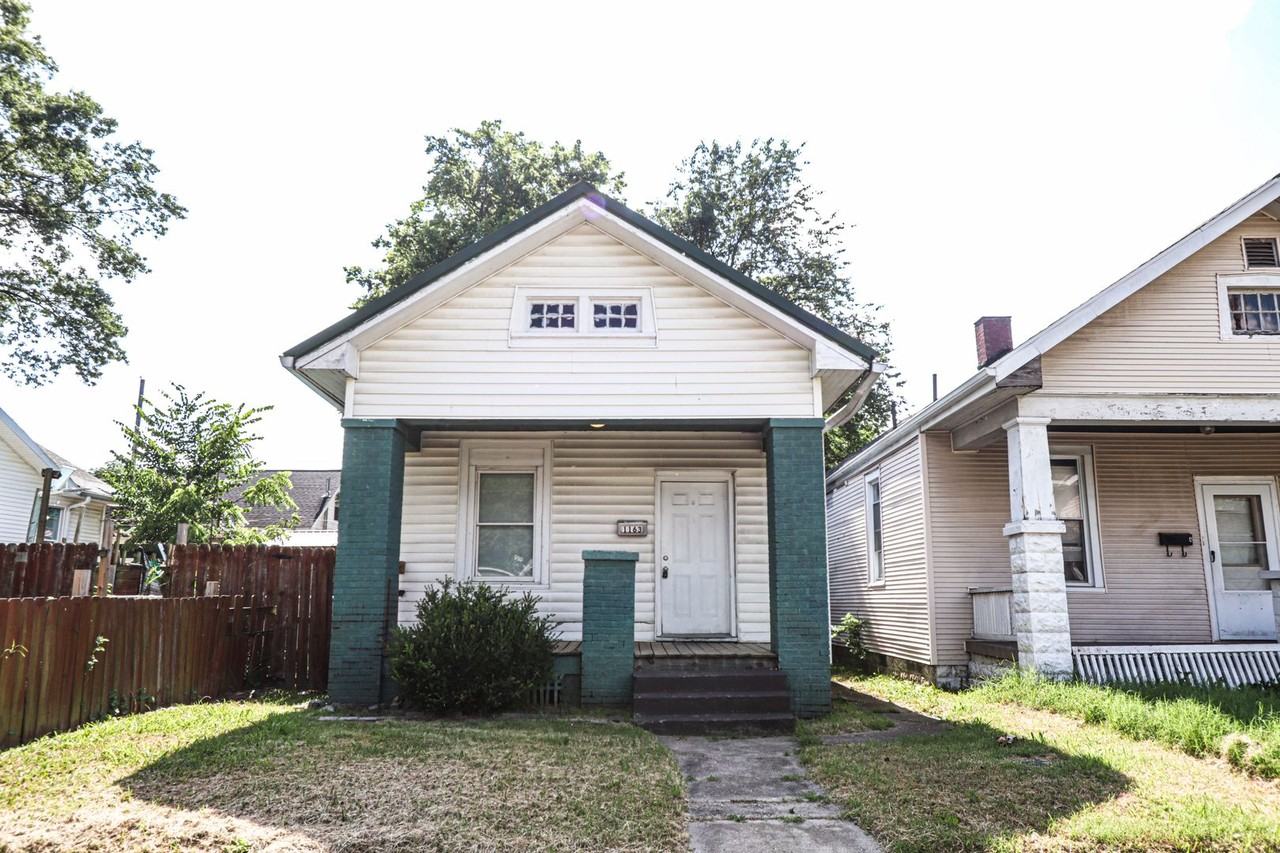 1163 S Bedford Ave - Photo 2 of 13