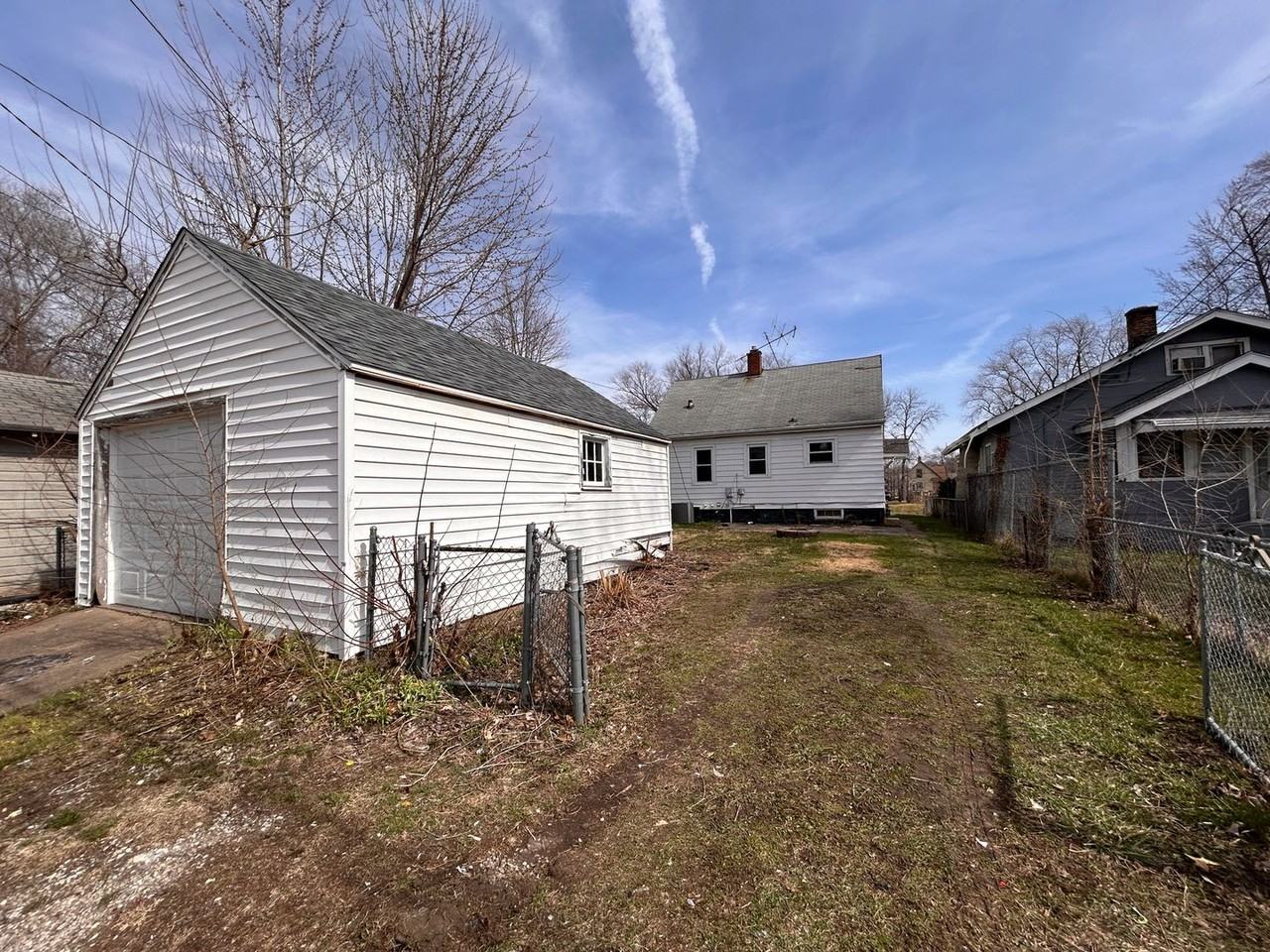 1716 7th St - Photo 2 of 13