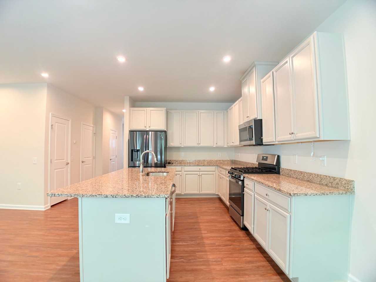 121 Capeside Ct - Photo 2 of 13