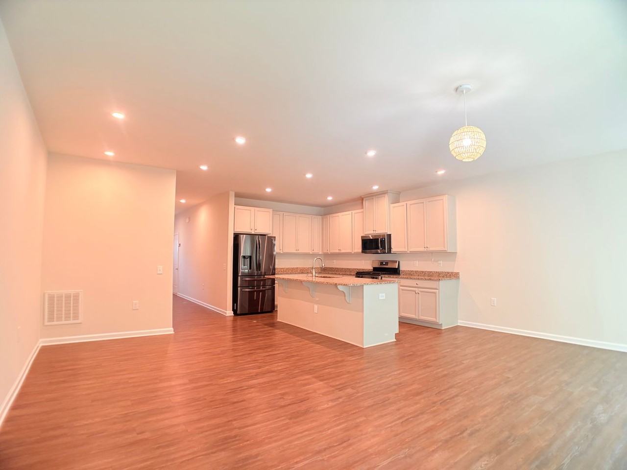 121 Capeside Ct - Photo 3 of 13