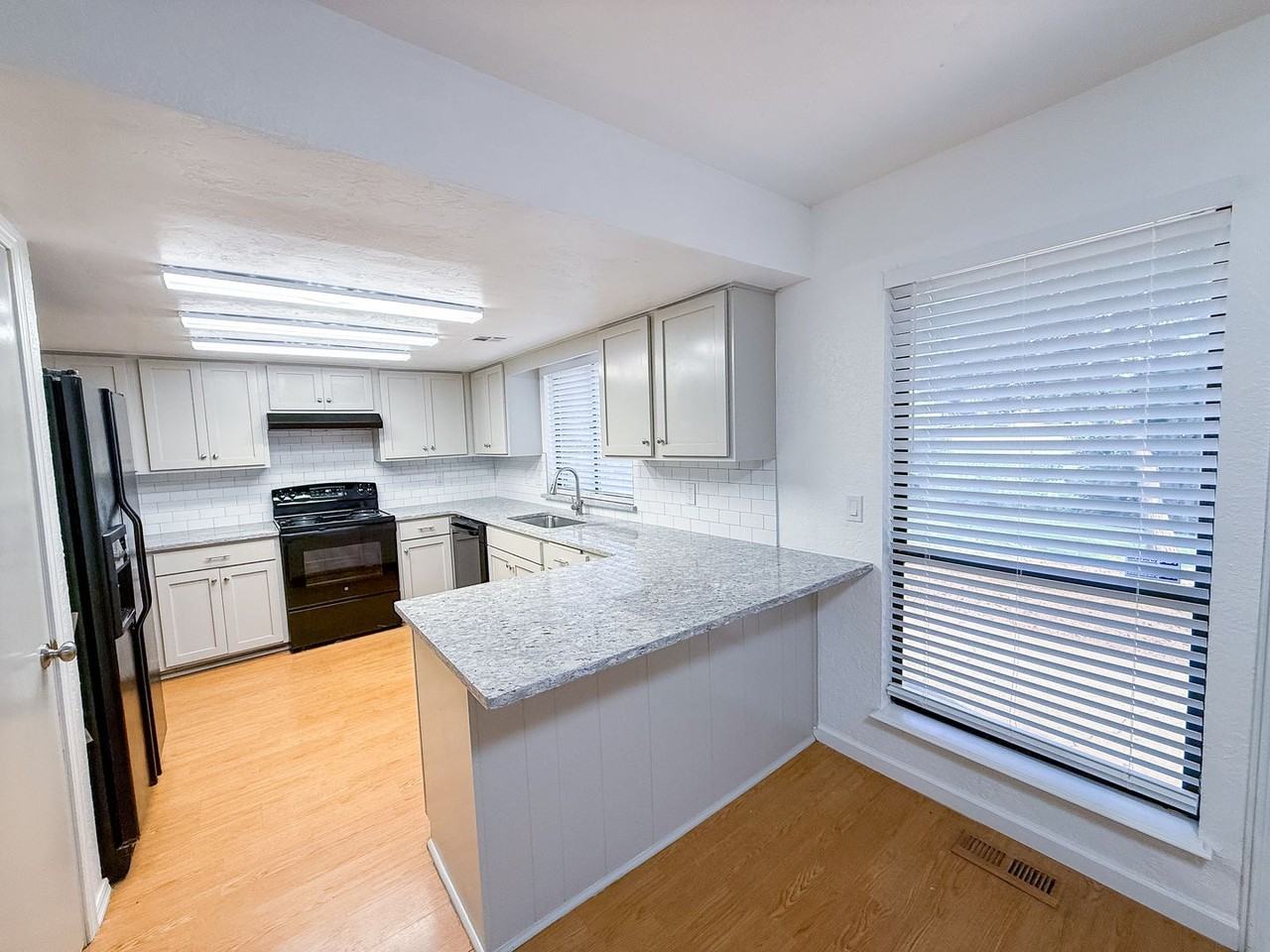 6309 Gaelic Glen Dr - Photo 2 of 30