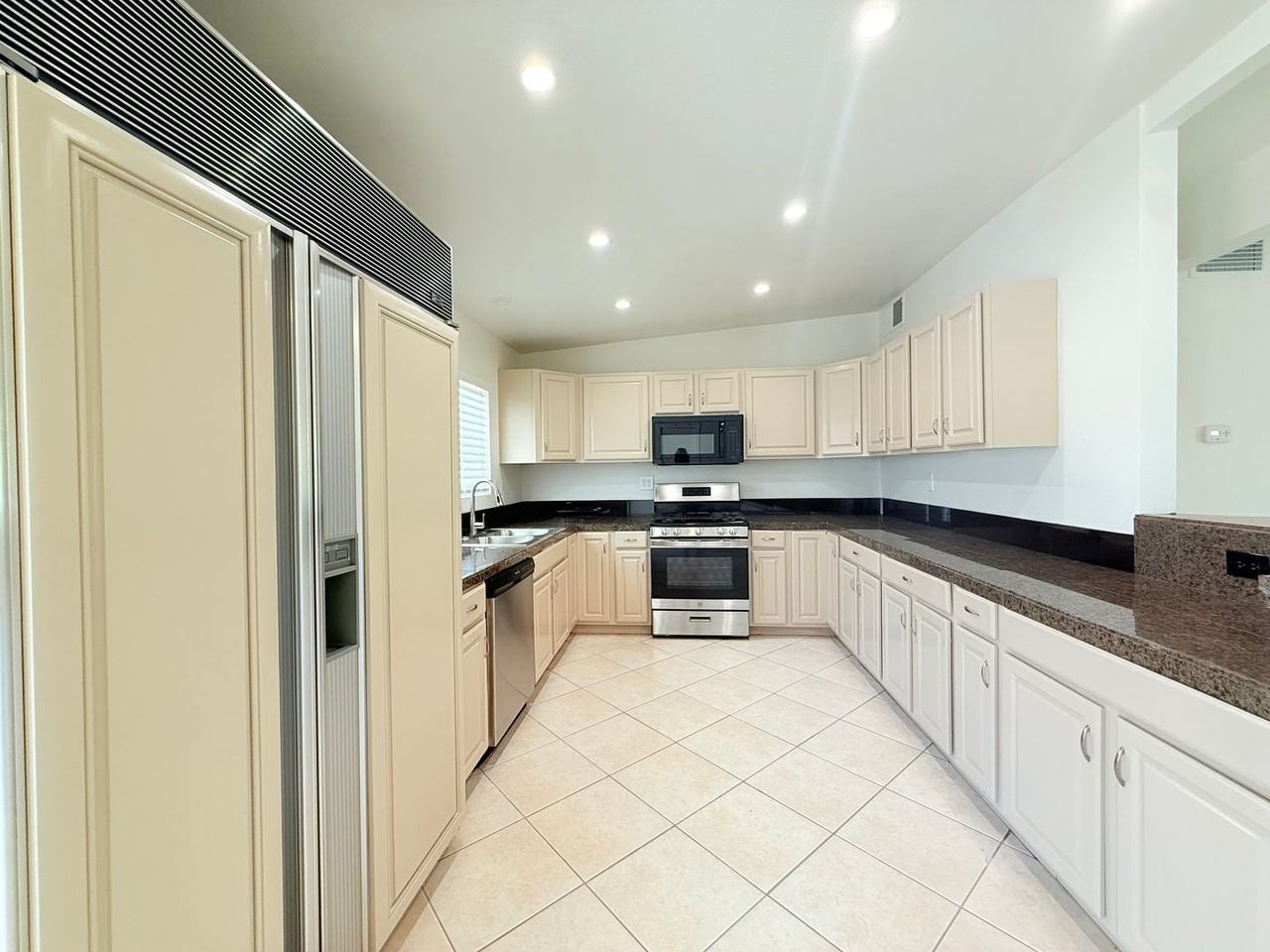 44458 San Juan Ave - Photo 6 of 29