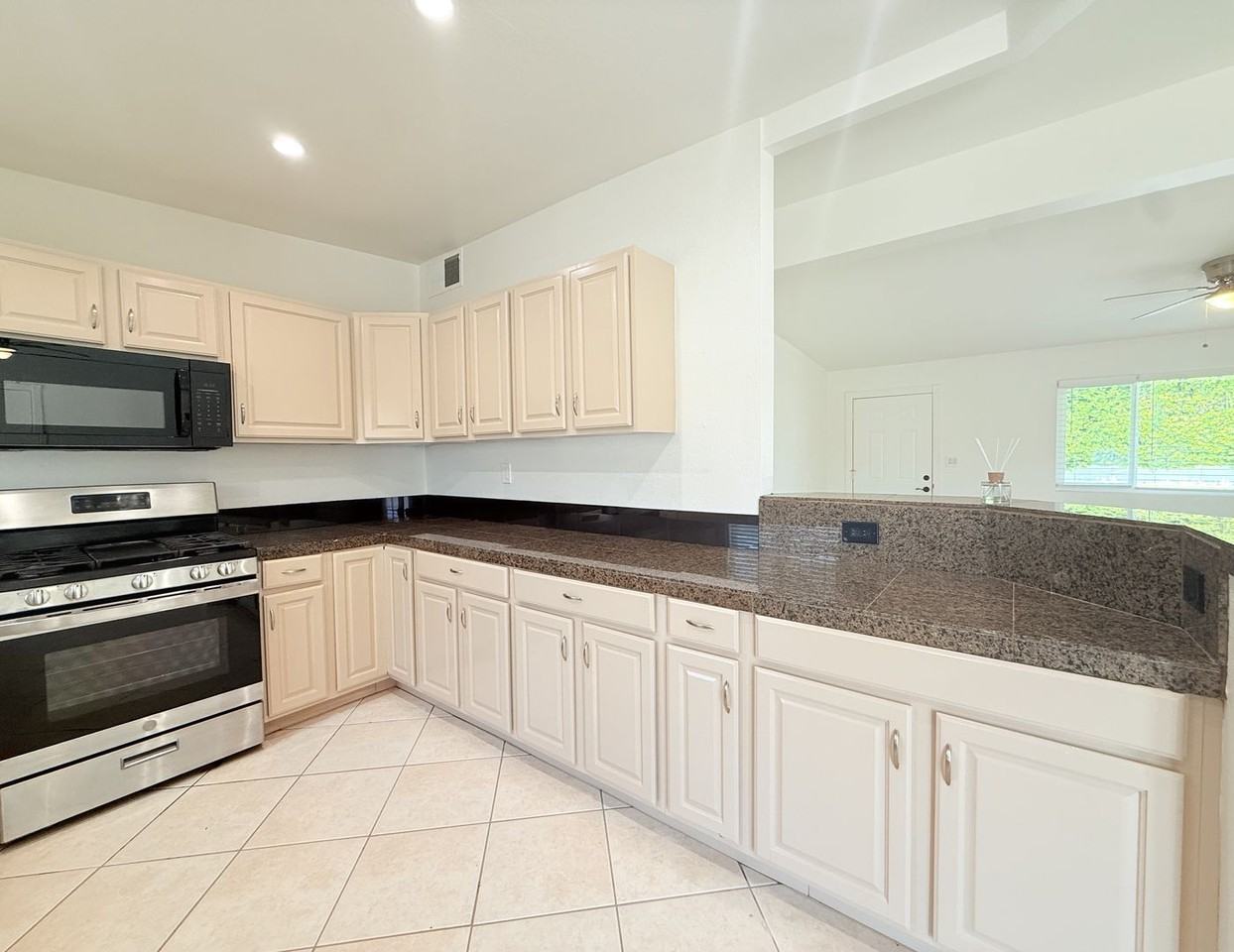 44458 San Juan Ave - Photo 7 of 29