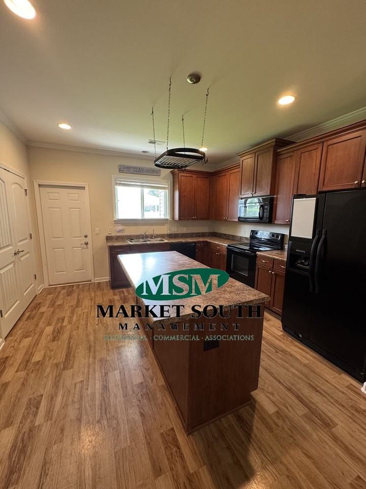 122 Acapella Avenue - Photo 7 of 40