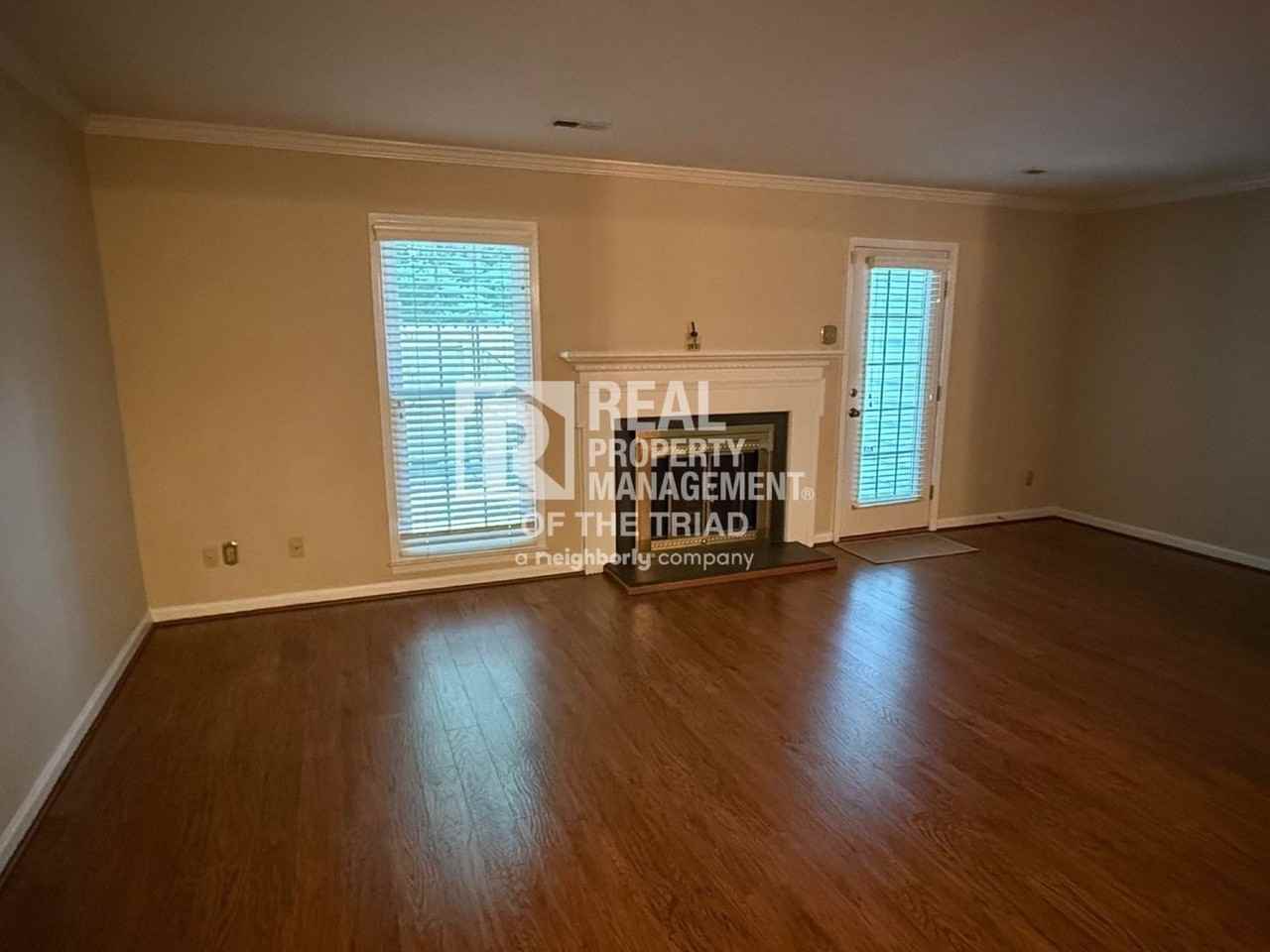 2418 Cottage Pl - Photo 2 of 20