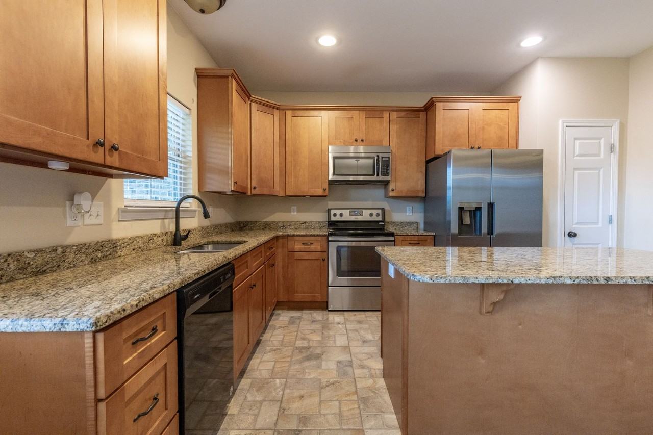 19897 River Mill Dr - Photo 6 of 17