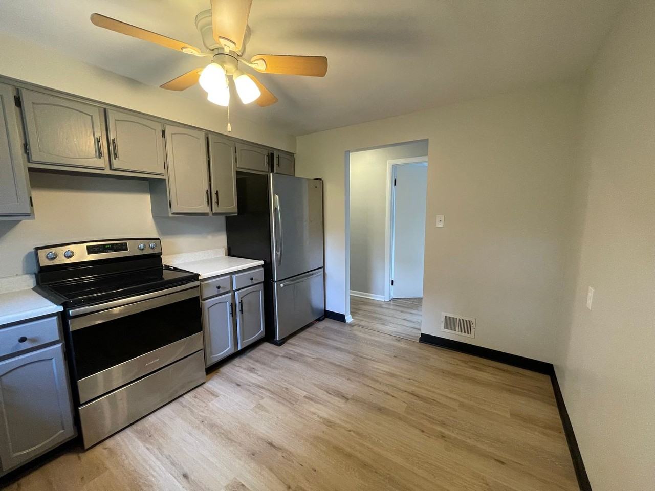 112 Woodlawn Ave - Photo 3 of 18